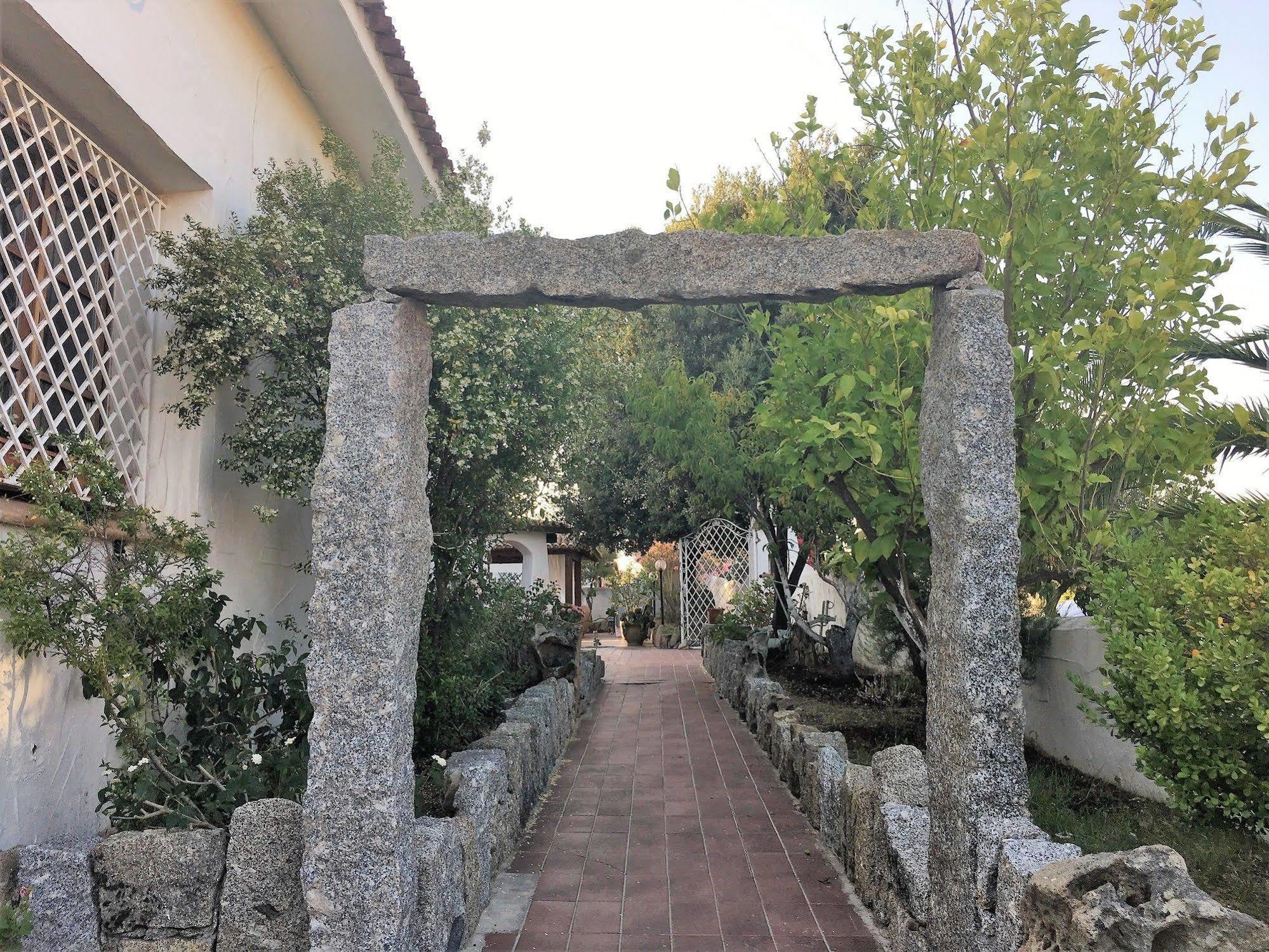 Hotel Ristorante S'Astore Benetutti Экстерьер фото